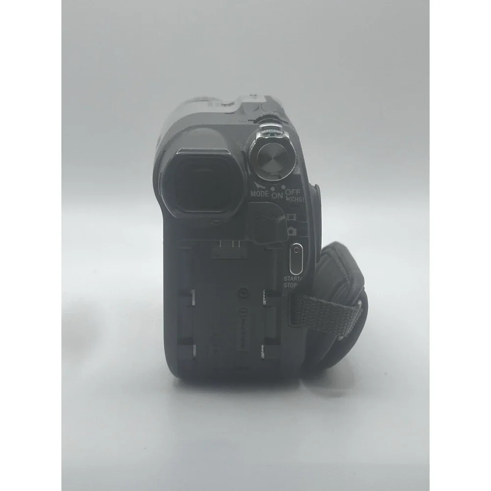 Sony Handycam DCR-DVD105 DVD Camcorder 20x  Zoom Carl Zeiss Untested For Parts